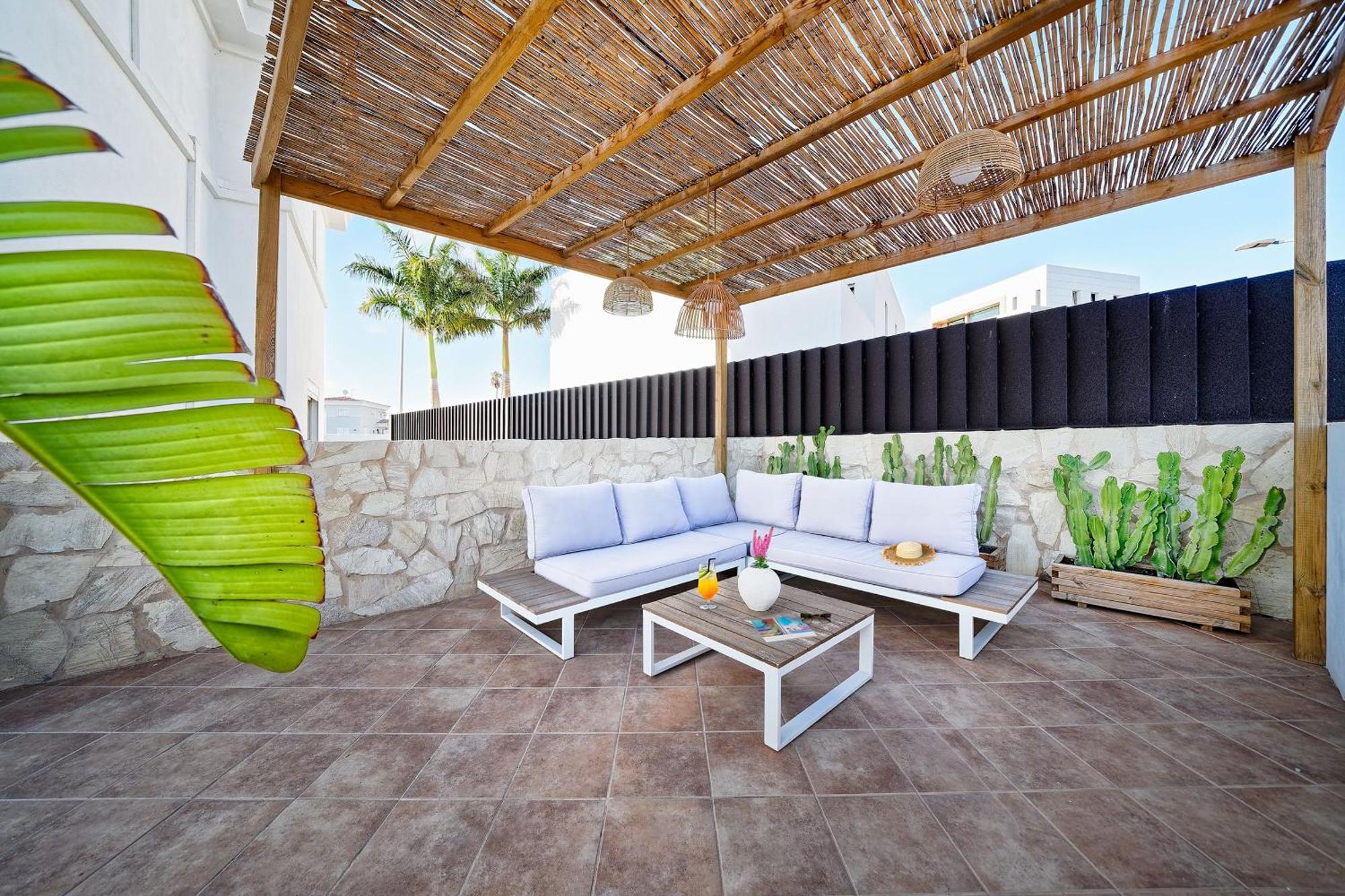 Villa Laravi By Maspalomas Holiday Villas ميلونيذاس المظهر الخارجي الصورة